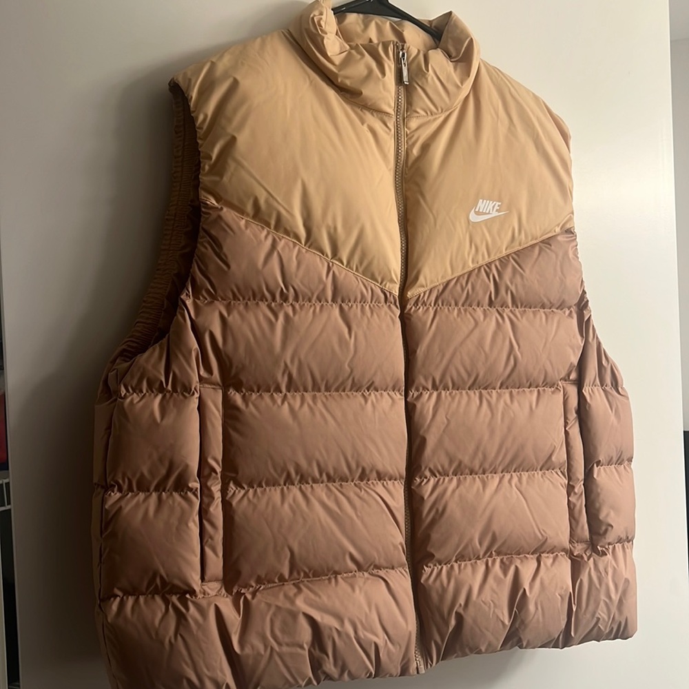 Men’s Nike vest